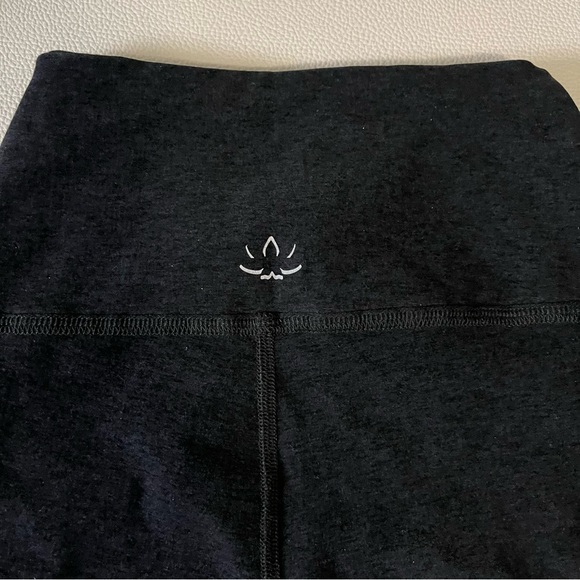 Beyond Yoga Spacedye Crossed High Waisted Midi Legging, size S. - Picture 4 of 10